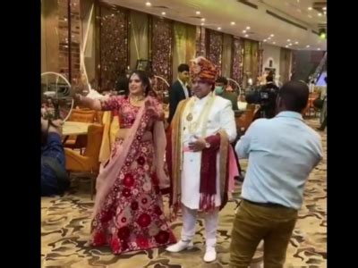 bhabhi aur|Viral video shows Bhabhi super dance at Devars wedding